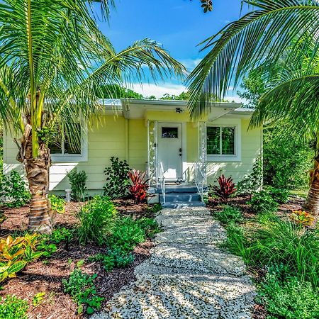Casa Posada - So Close You Can Hear The Waves Historic Beach Cottage W Beach Gear Anna Maria Extérieur photo